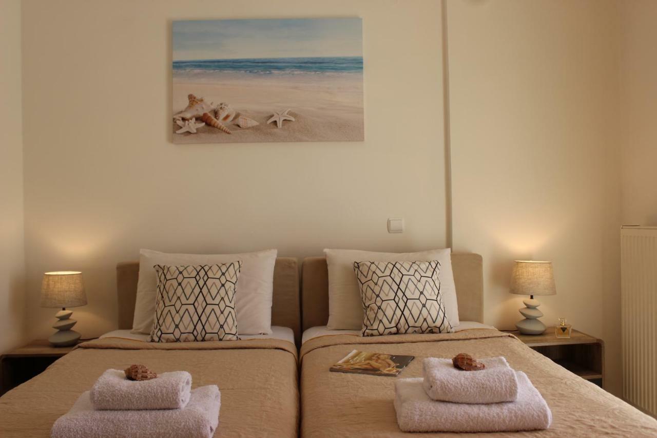 Amazing Beachfront Apartment In Hersonissos Exterior photo